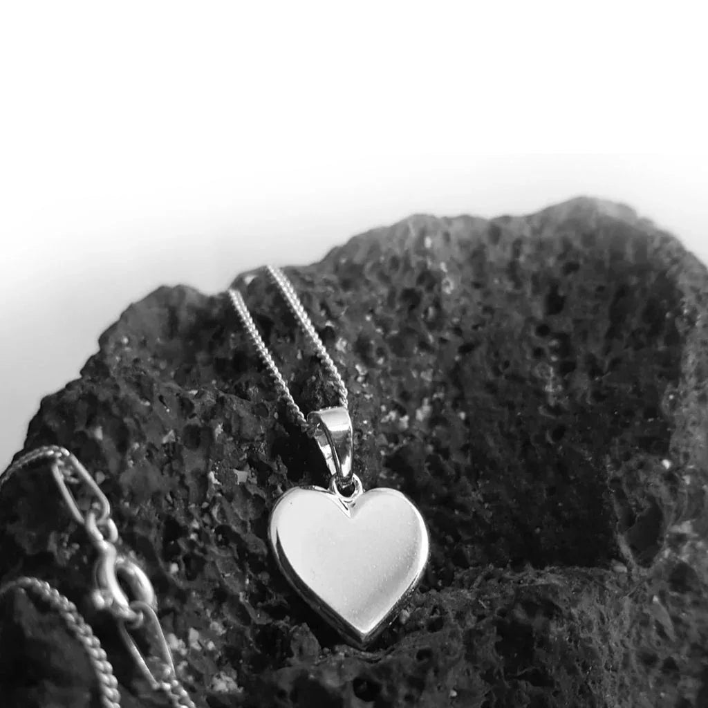 Kette Herz mit Namen Gravur| 925 Silber | Geschenkidee zum Valentinstag - Latigga