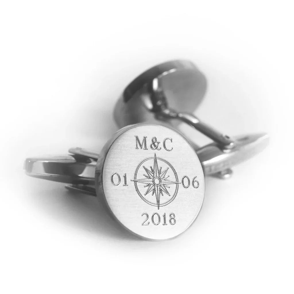 Ausgefallene Kompass Manschettenknöpfe | individuell gravierbar mit Initialen und Datum - Latigga
