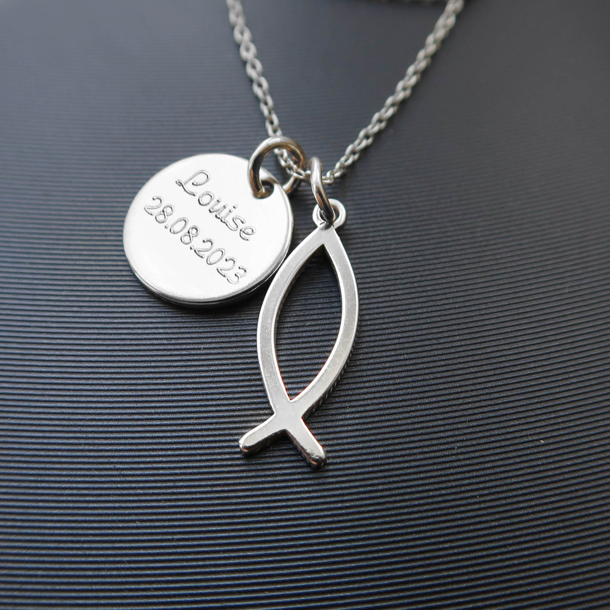 Christliche Kette mit Gravur (Name und Datum