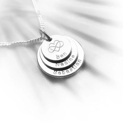 Gravierte Kette mit Kindernamen, Drei Silberanhänger, Familienkette für Mutter - Latigga