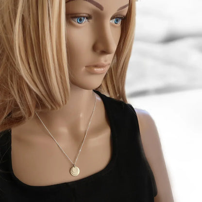 Gravierte Kette mit Kindernamen, Drei Silberanhänger, Familienkette für Mutter - Latigga