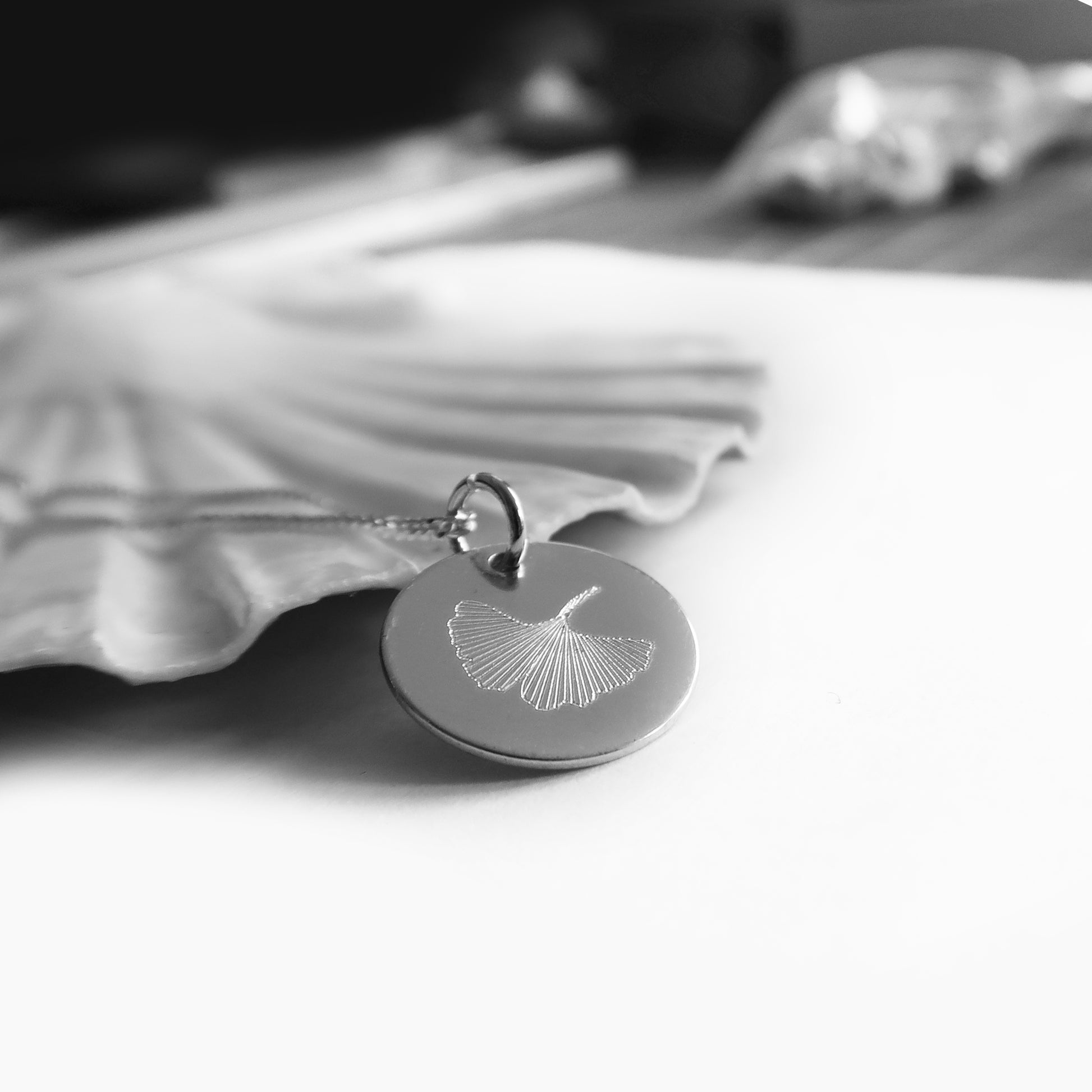 Silberkette mit Gingkoblatt Motiv