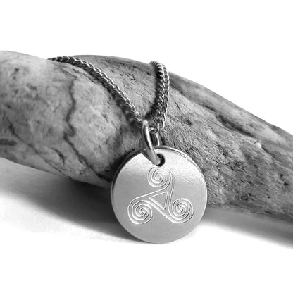 Filigrane Halskette mit keltischer Spirale 