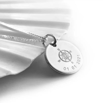 Personalisierte Kompass Kette aus 925 Silber – Anhänger mit Gravur, Koordinaten & Zitaten - Latigga