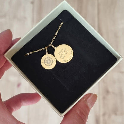 Kompass Kette mit zwei Anhängern und individueller Gravur in Geschenkbox