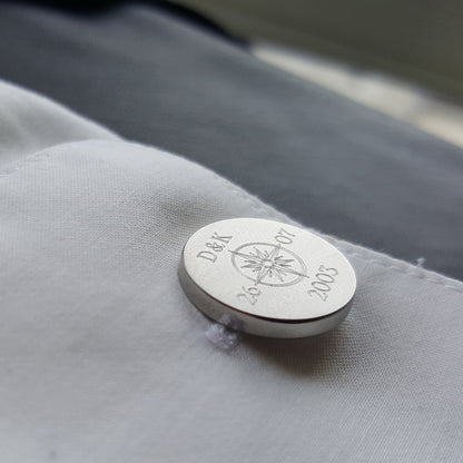 Runde Manschettenknöpfe für Herren | Kompass | individuell gravierbar mit Initialen und Datum