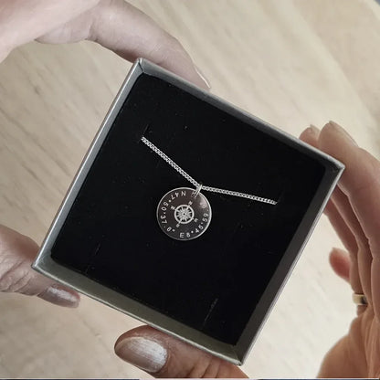 Personalisierte Kompass Kette aus 925 Silber – Anhänger mit Gravur, Koordinaten & Zitaten - Latigga