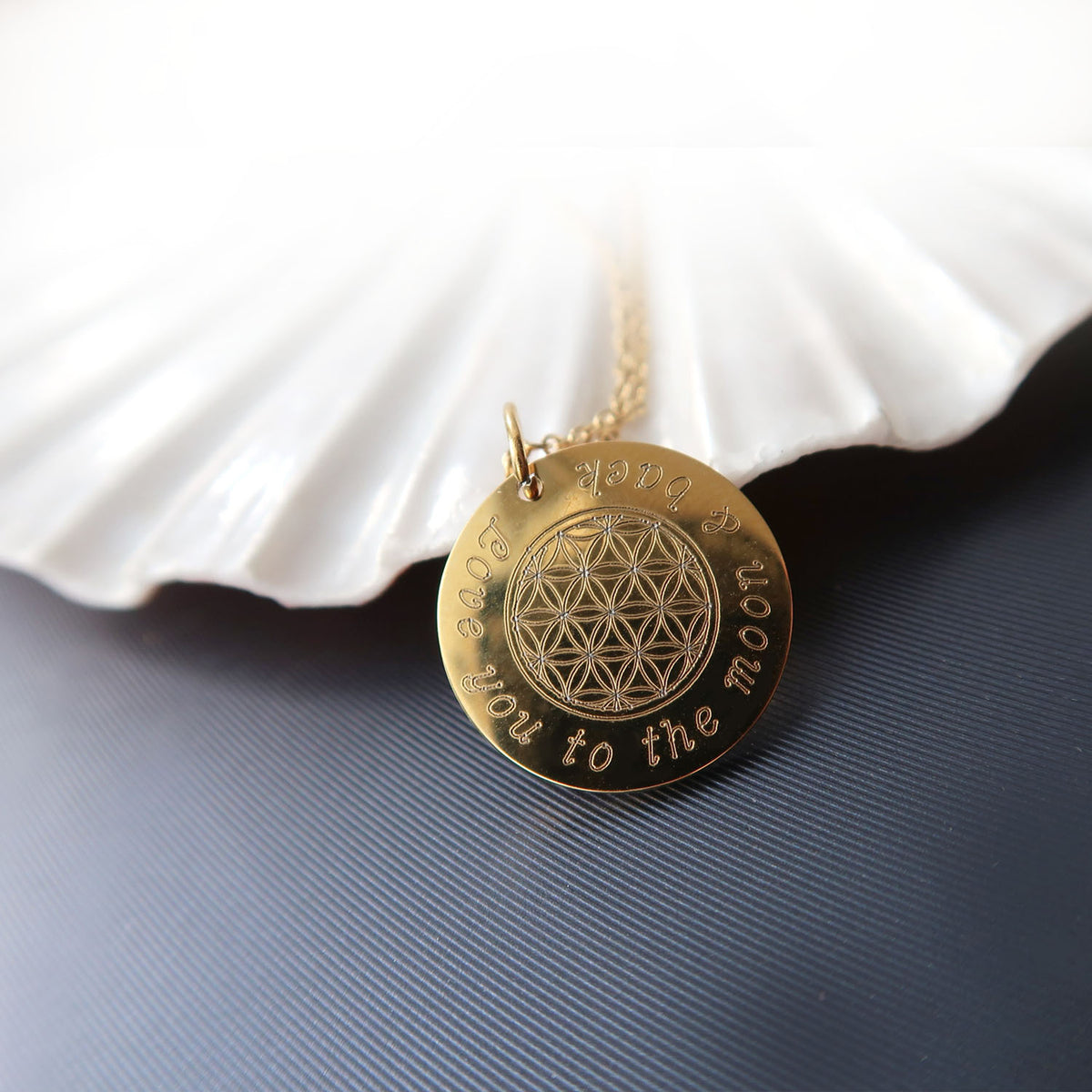 Personalisierte Lebensblume Kette aus vergoldetem Edelstahl mit  Gravur