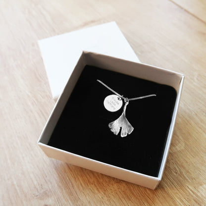 Gingko Kette in eiener Geschenkbox