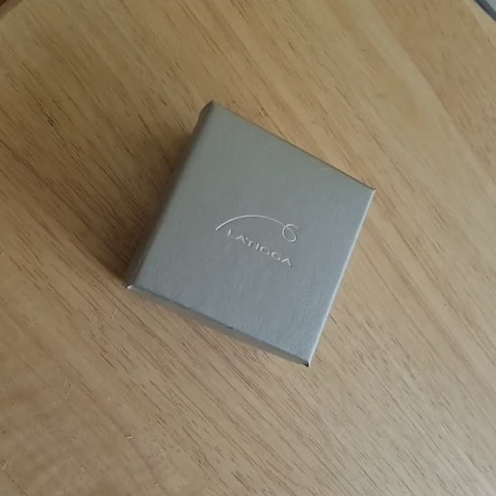 Produktvideo – Kette mit Kompass und Koordinaten 