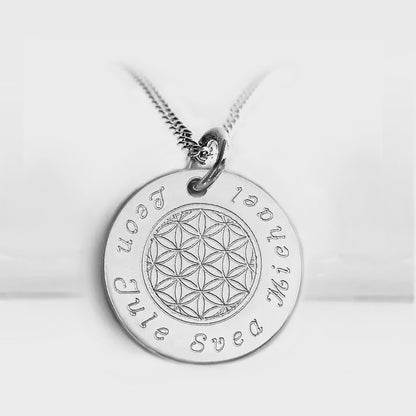 Produktvideo – Kette aus 925 Silber  mit  Lebensblumen Motiv  und Kindernamen 