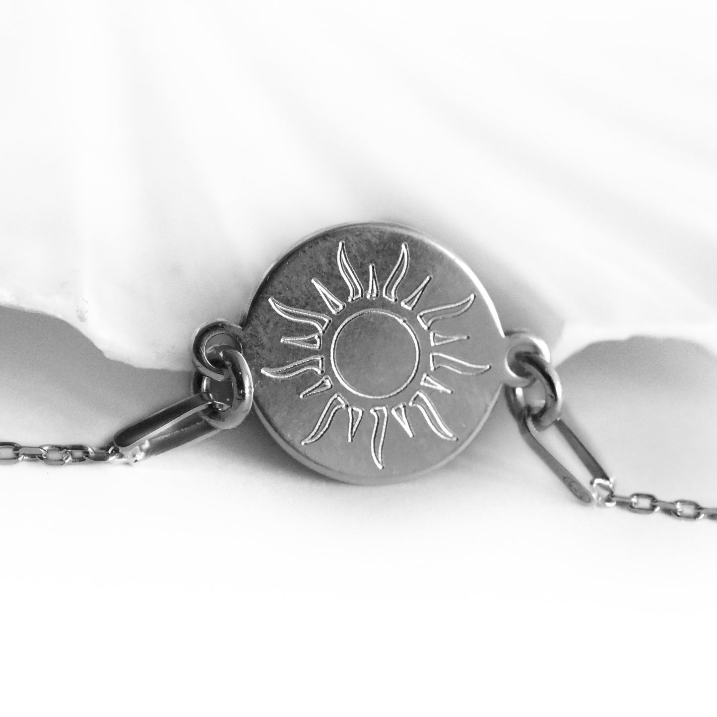 Silberarmband mit Sonnenmotiv