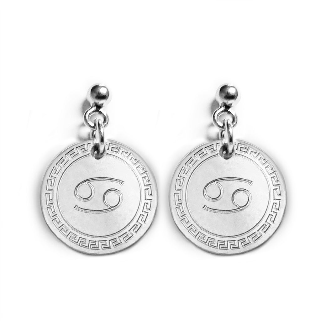 Runde Ohrringe aus 925 Silber mit Sternzeichen – Detailaufnahme Frontseite