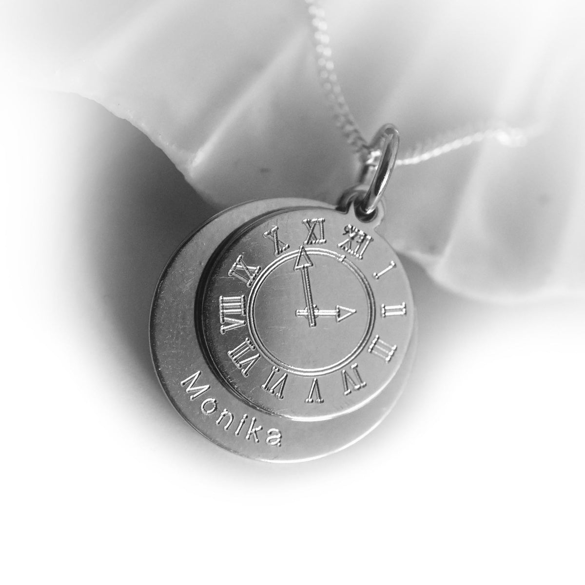 Taufgeschenk aus 925 Silber mit Uhrzeit und versteckter Gravur