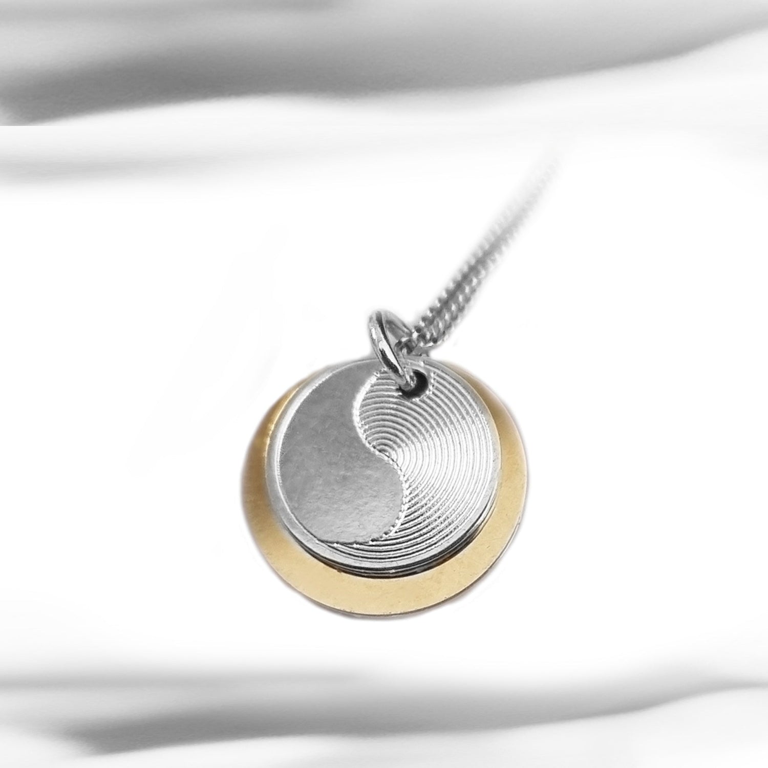 Yin-Yang-Duo-Anhänger,  BIclor,  inklusive Kette