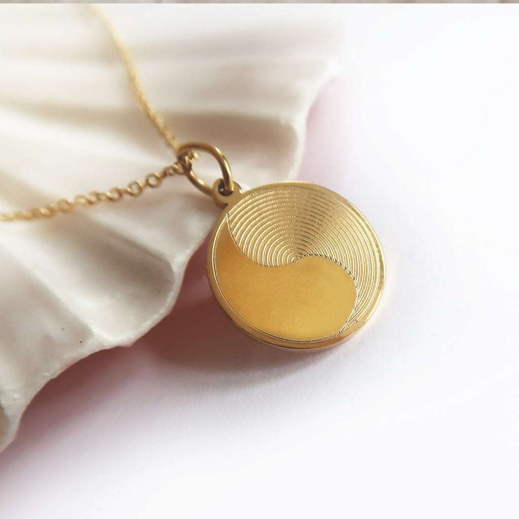 Yin Yang halskette in Gold