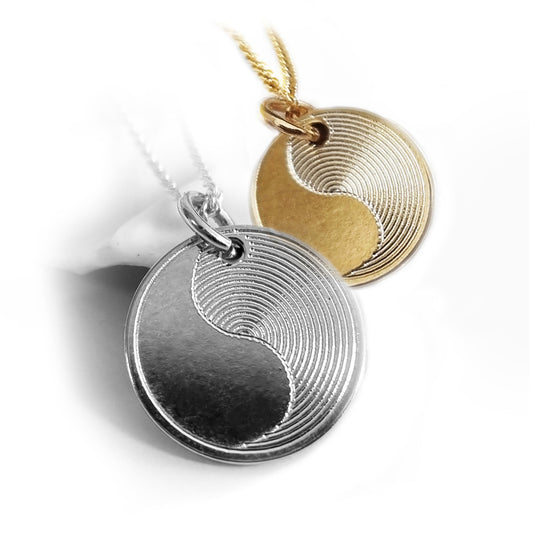  Yin Yang Kette mit Gravur; in Silber oder Vergoldet.