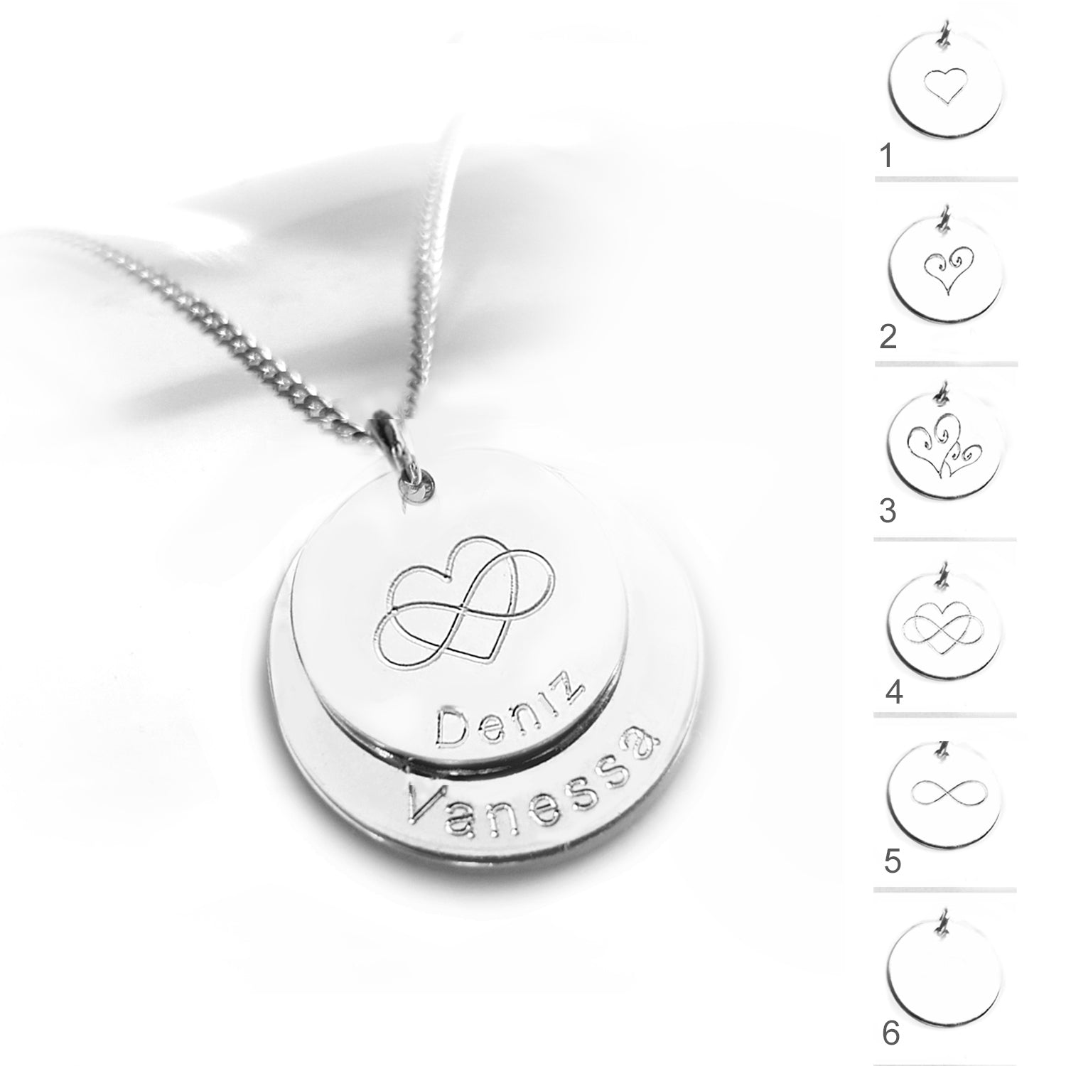 Zwei Anhänger Halskette, personalisiert mit Namensgravur am Rand, Herz und Unendlichkeitssymbol in der Mitte. Symbole auf der rechten Seite zur Auswahl