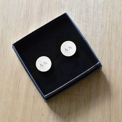 Runde Manschettenknöpfe mit Gravur in Geschenkbox